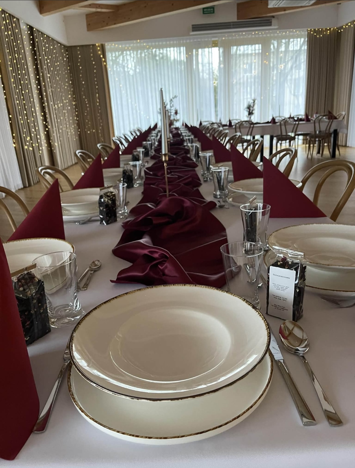 Śniadania w Perłowym Dworku – bufet i stoliki